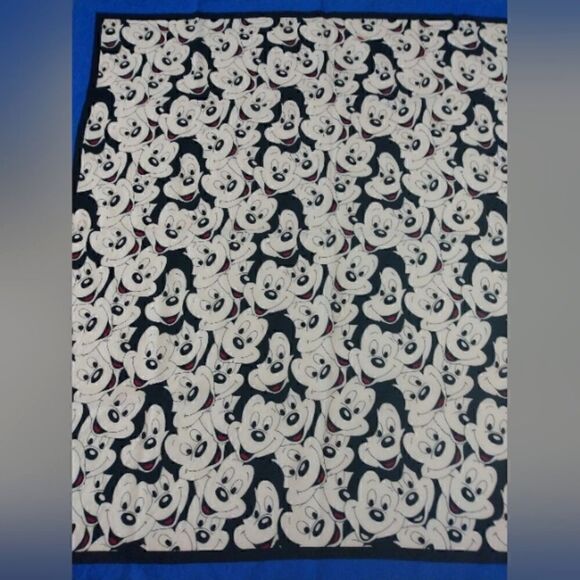 Mickey Mouse Disney 💯 Silk Scarf Square Neck Scarf EUC Vintage - Picture 8 of 13